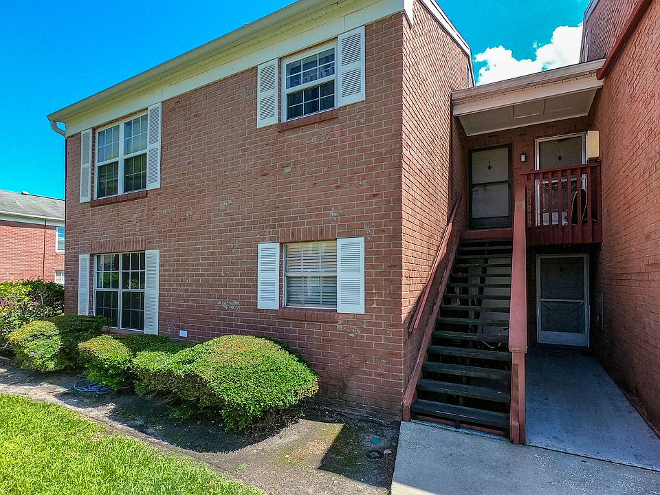 1st image of 1140 83rd Ave N APT A