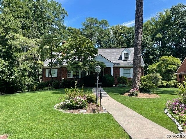 1st image of 7605 N Pinehill Dr