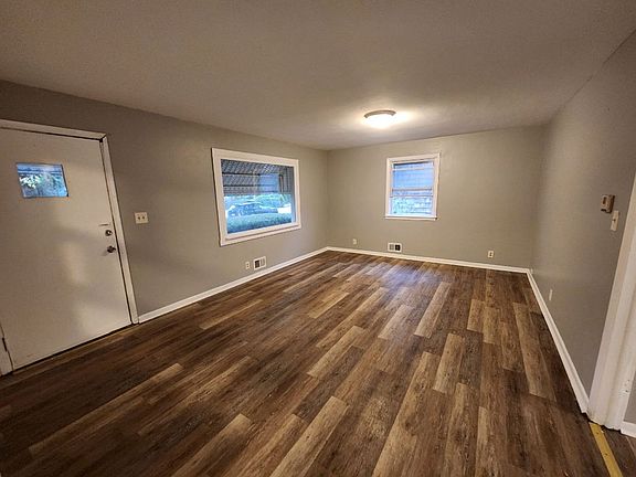 3rd image of 6130 W Medford Ave