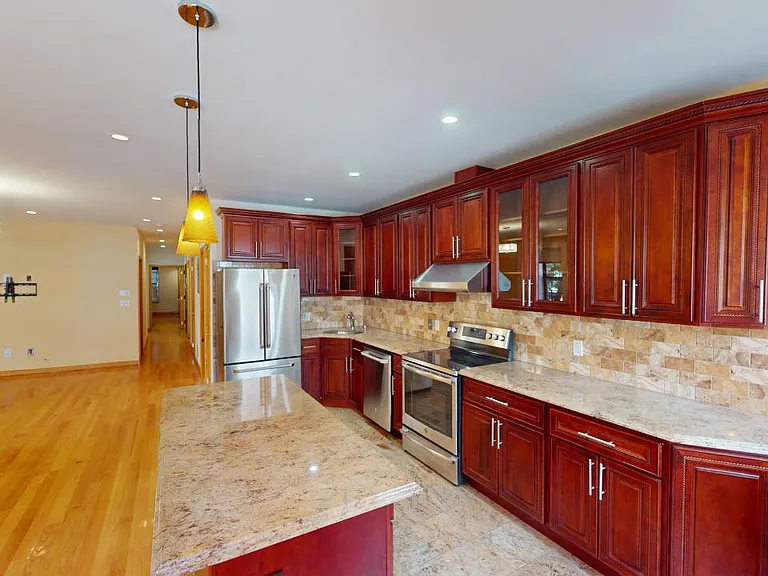 400 E 78th St #10 — Photo 15