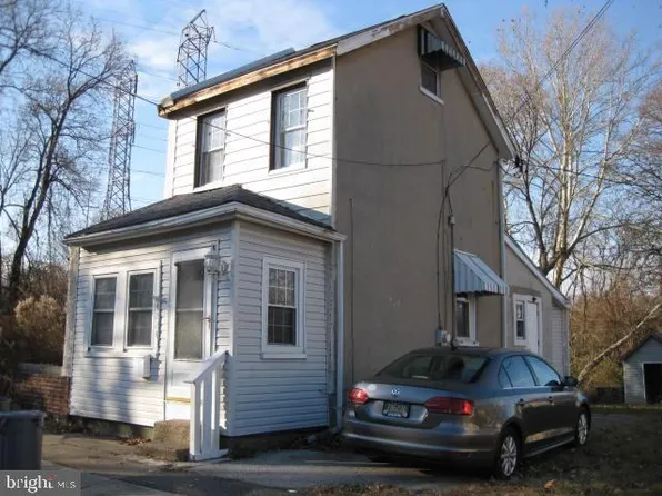 4222 W 7th St, Trainer, PA 19061