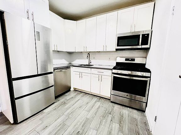 2nd image of 1431 Fulton St #1