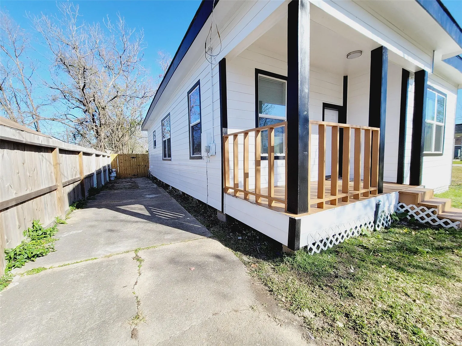 3 bed, 2.0 bath, 1260 sqft, $1,700 — Photo 3