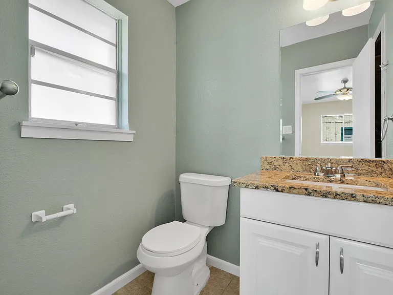 417 E Lindbergh Blvd — Photo 19