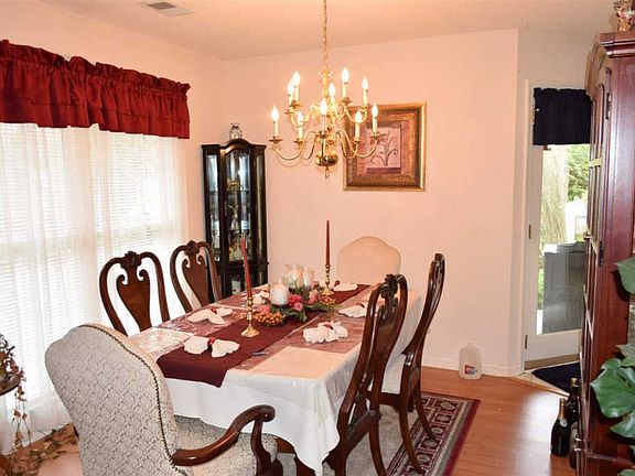 5th image of 347 Templeton Dr