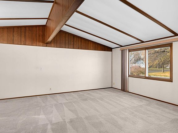 5th image of 1538 12th Ave W