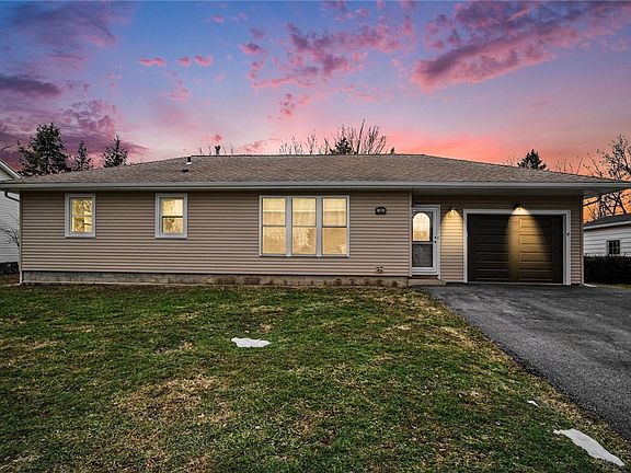 2nd image of 32 Tandoi Dr