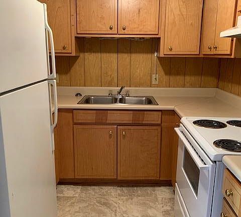3rd image of 207 E Moore St