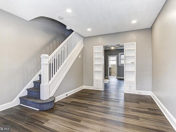 5th image of 1003 Bonaparte Ave