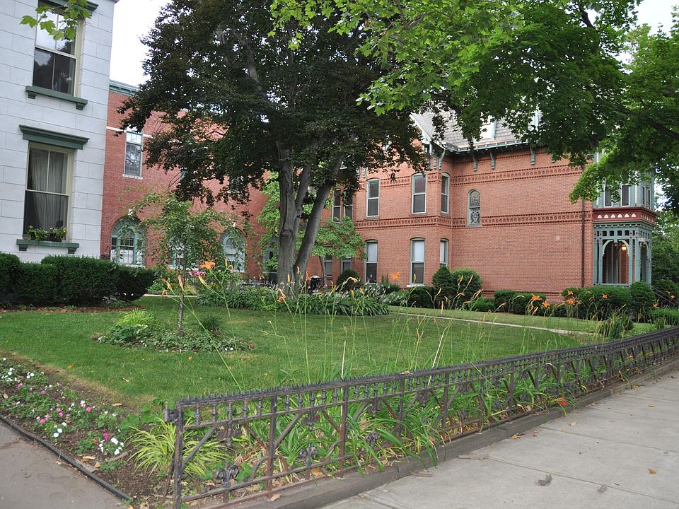 Gorgeous 2nd Floor 1 BR On Wooster Square Park