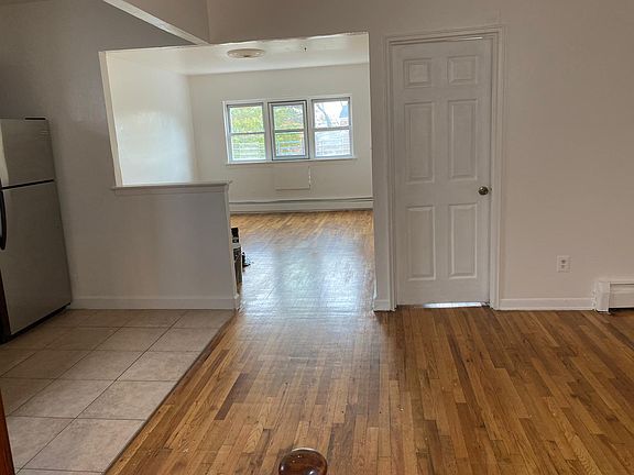 4th image of 629 Commonwealth Ave Floor 2