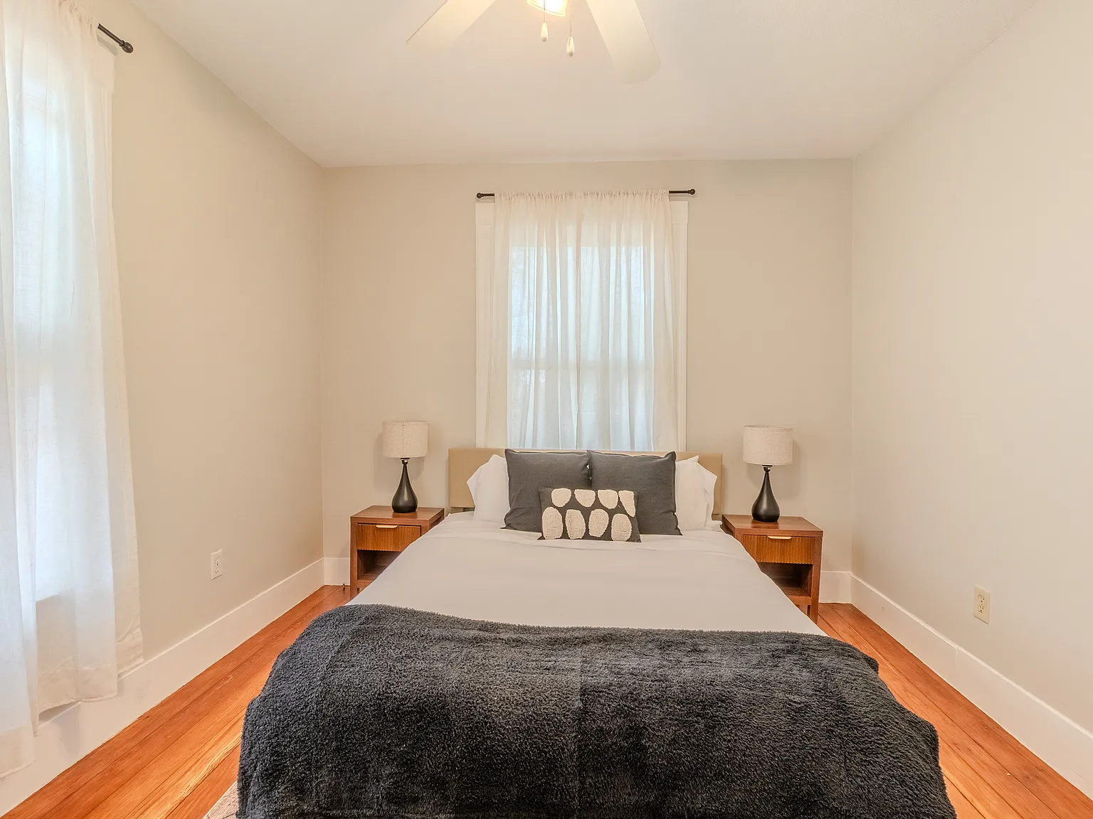 4 bed, 1800 sqft, $4,600 — Photo 4