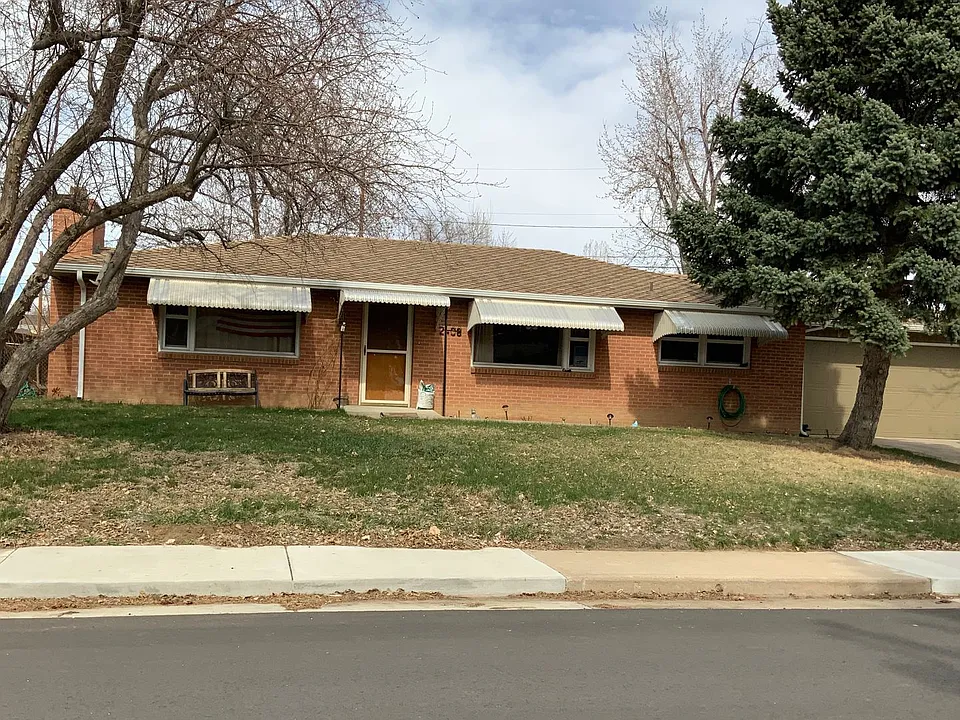 2408 Lake Dr