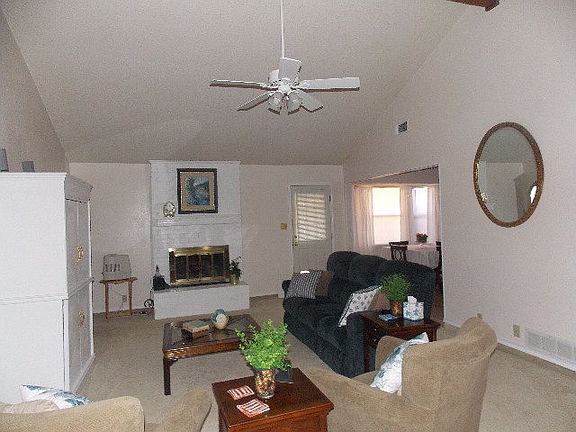 3rd image of 4507 Belton Pl