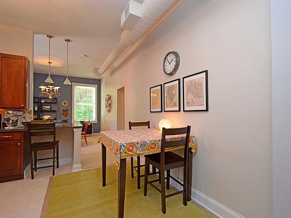 4th image of 2100 Fulton Ave APT 4
