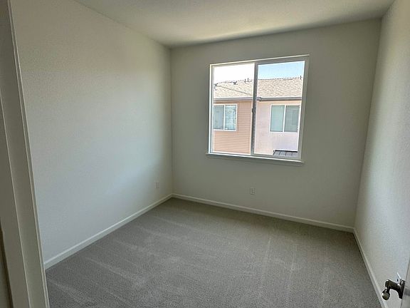 4th image of 29705 Mission Blvd #1