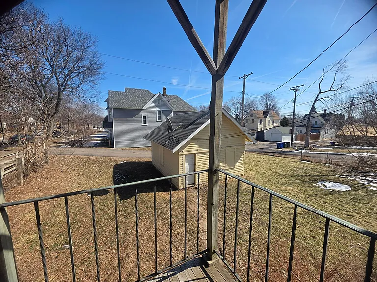 1136 Edgerton St — Photo 12