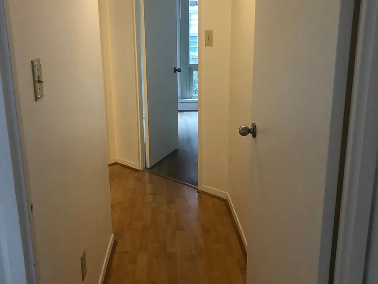 1001 Bay St #404 — Photo 9