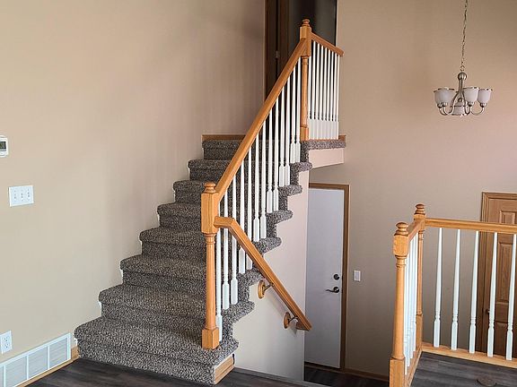 5th image of 1710 Eastview Dr