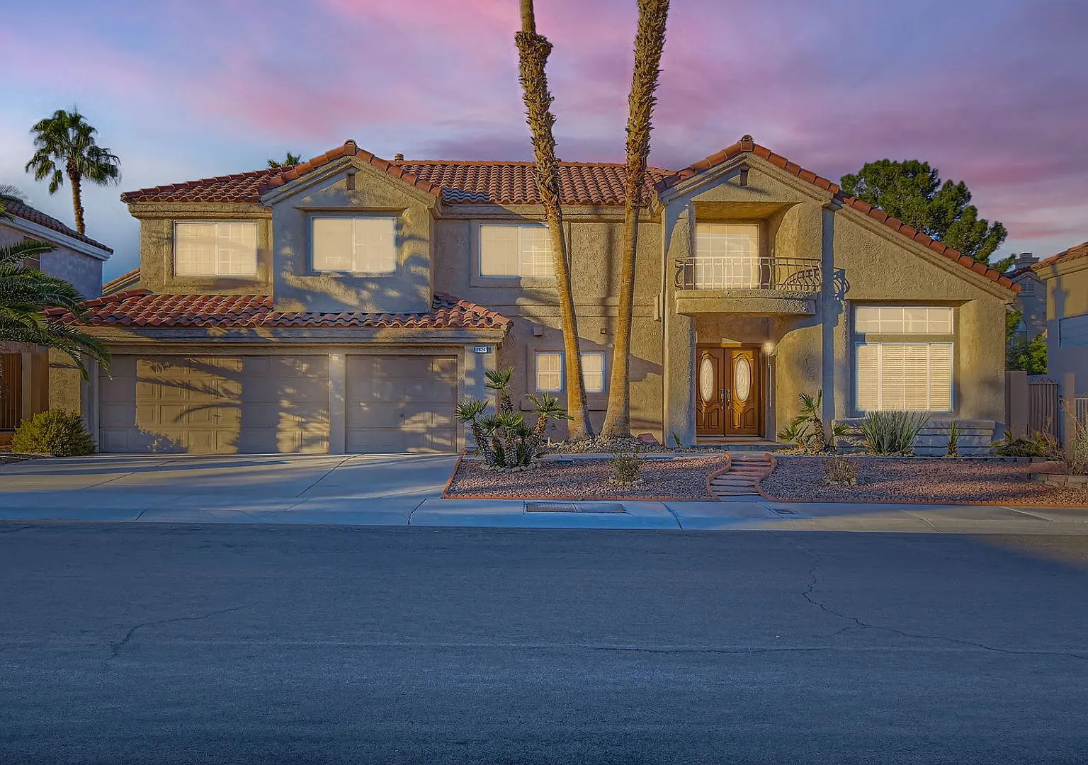 Stunning 3 Bed Home With Pool Located In Desert Shores! — Photo 1