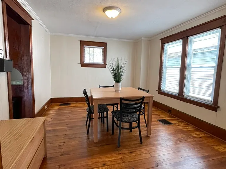 1204 Memorial Ave #3 — Photo 12