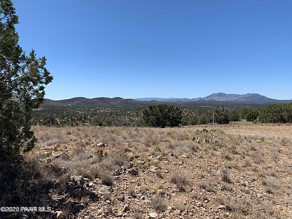 5th image of 19055 N Butte Pass Rd