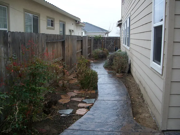 140 Faith Ln — Photo 2