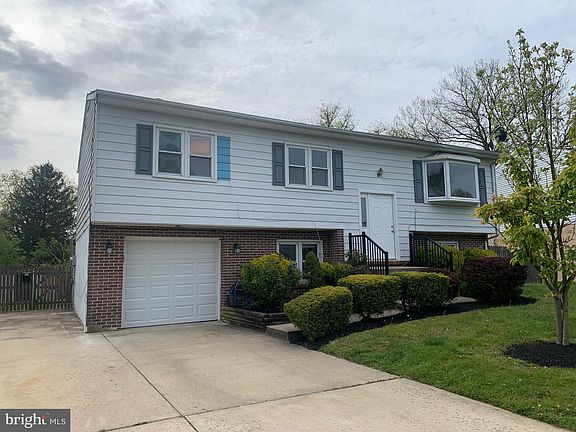 2nd image of 1313 Chalet Dr
