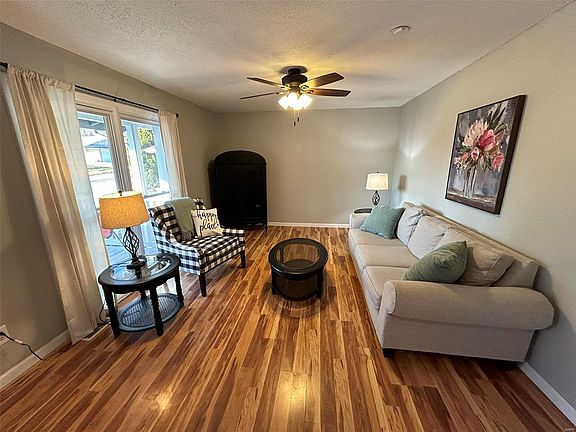 4th image of 12177 Oakwilde Ct