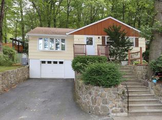 8 Indian Spring Trl, Denville, NJ 07834