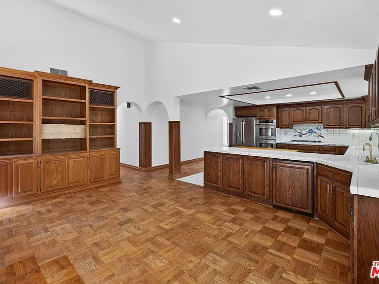 7652 Quimby Ave — Photo 13
