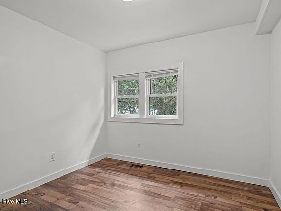 3rd image of 217 W Atlantic Blvd