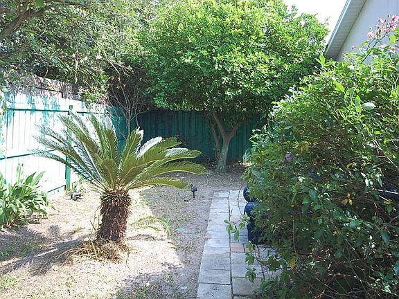 5th image of 7983 Cherry Blossom Dr N