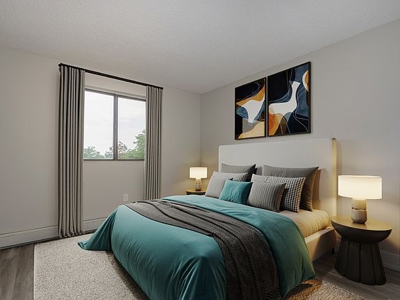 3rd image of 110 Highview Ave E #206