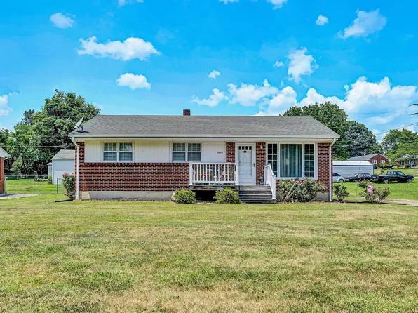 5620 Barns Ave, Roanoke, VA 24019