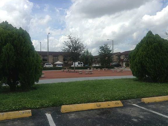 3rd image of 1913 SW 107th Ave APT 1103