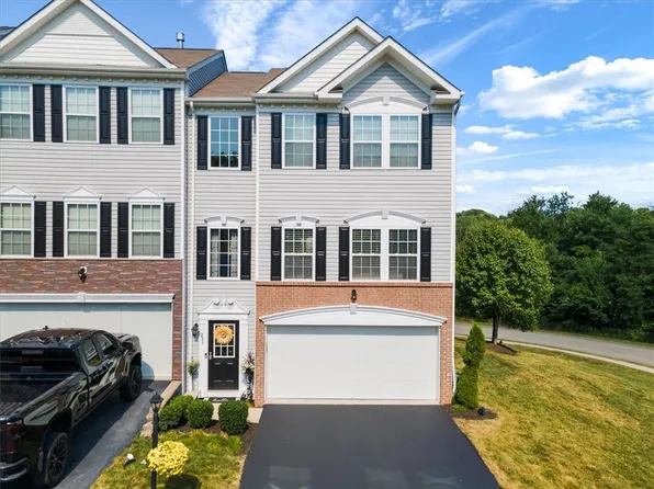 235 Grace Manor Dr, Coraopolis, PA 15108