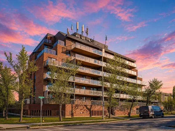 1900 25a St SW Unit 204, Calgary, AB T3E 1Y5