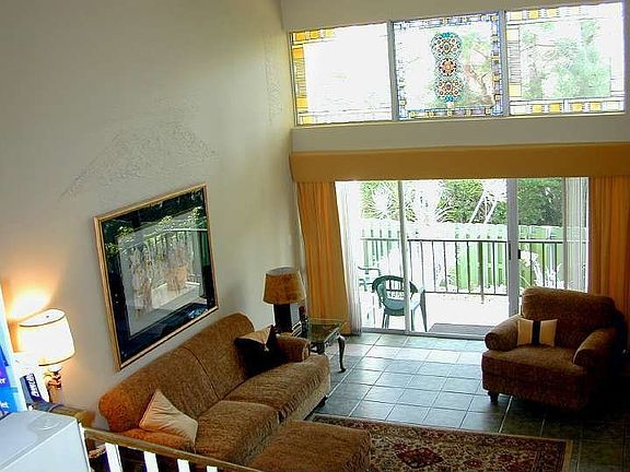 Livingroom with balcony
