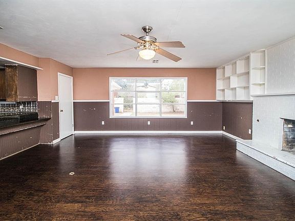 4th image of 2321 57th St