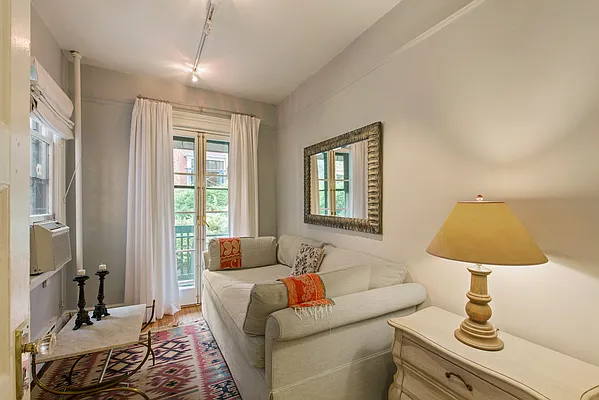 Rented by Nest Seekers International | media 42