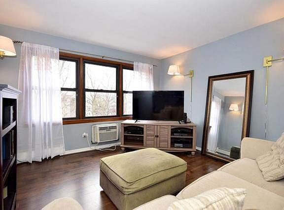 5th image of 500 Washington Blvd APT 406