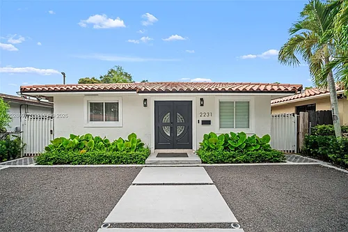 2231 SW 63rd Ave Photo 1