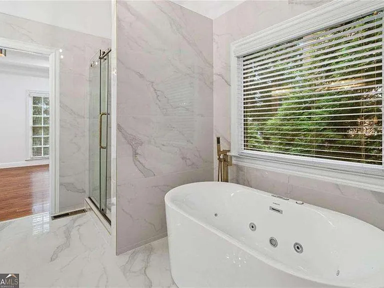 1711 Summit Glen Ln NE — Photo 18