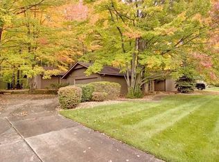 13030 Ridge Creek Rd, Strongsville, OH 44136