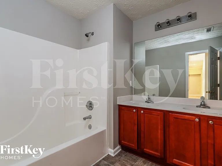 6919 Island Pointe Dr — Photo 12