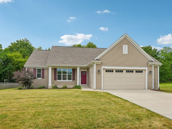 3130 Pritchard Dr, Racine, WI 53406