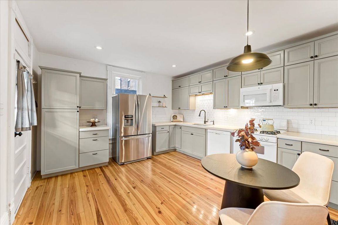 next background image