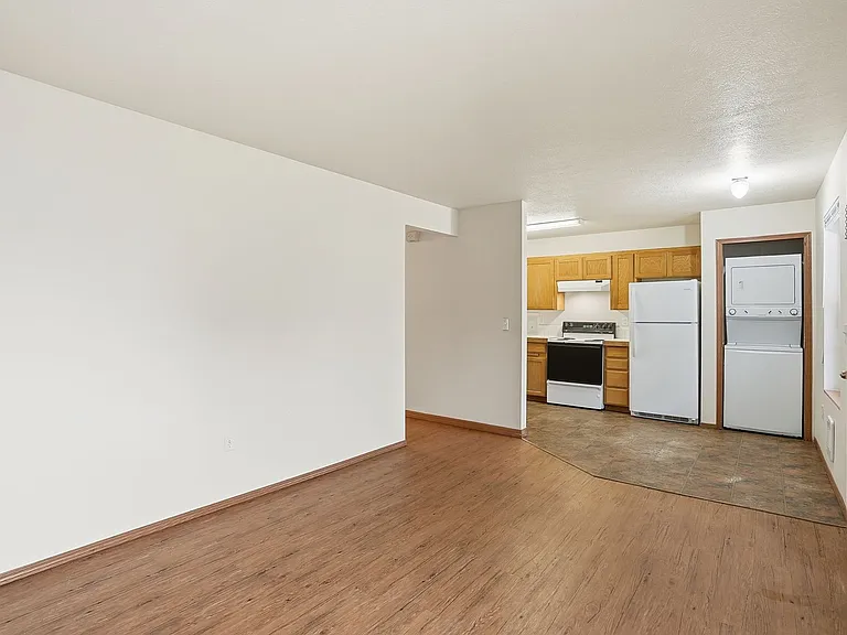13221 E 31st Ct — Photo 8