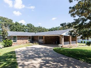 1611 Big Bend Rd, Poplar Bluff, MO 63901